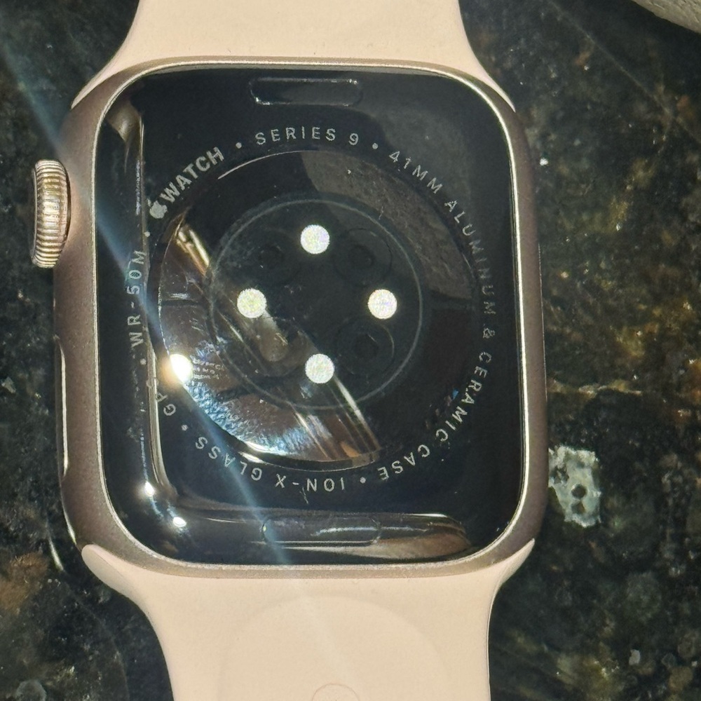 ✨NEW-no box!!! Apple Series 9! Rose gold with Light Pink Band 41mm GPS - Picture 3 of 5